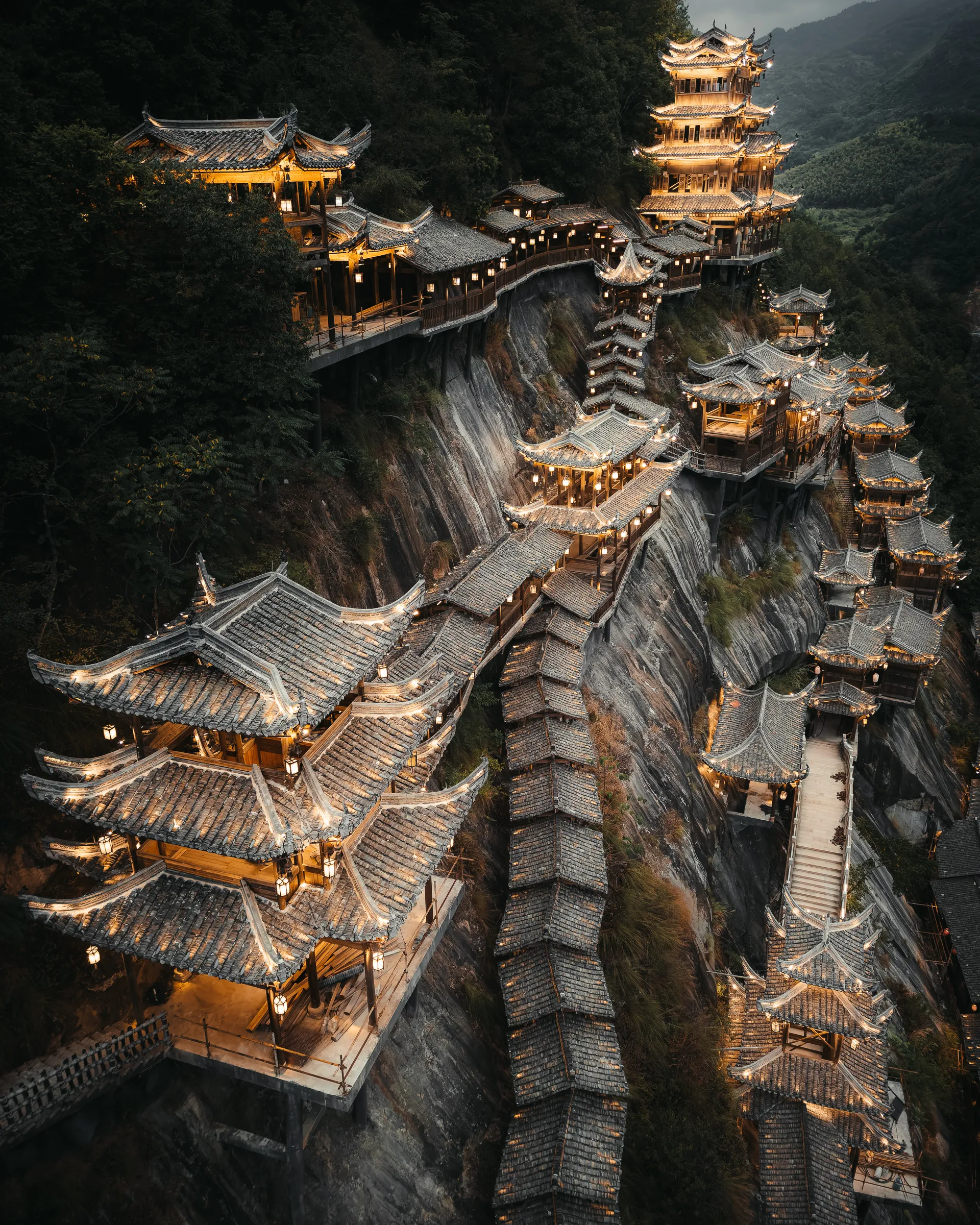 East Asia — 東亜 1